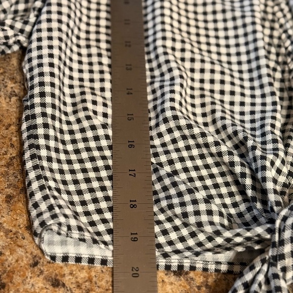Ariella Black and White Checkered Tie-Front Blouse Size Medium - Picture 8 of 13